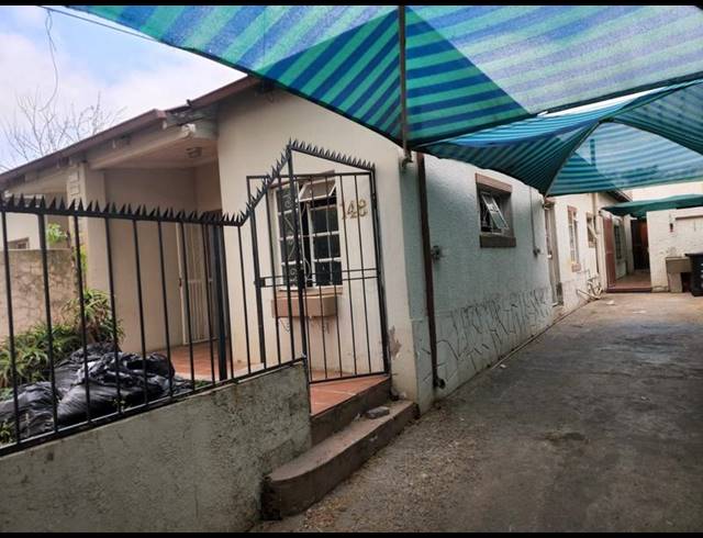 2 BEDROOM PROPERTY TO RENT IN BEZUIDENHOUT VALLEY